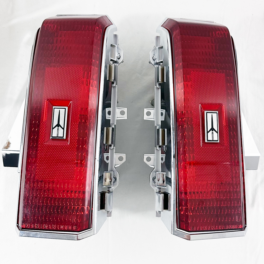 84-85 Oldsmobile Cutlass Tail Light Set