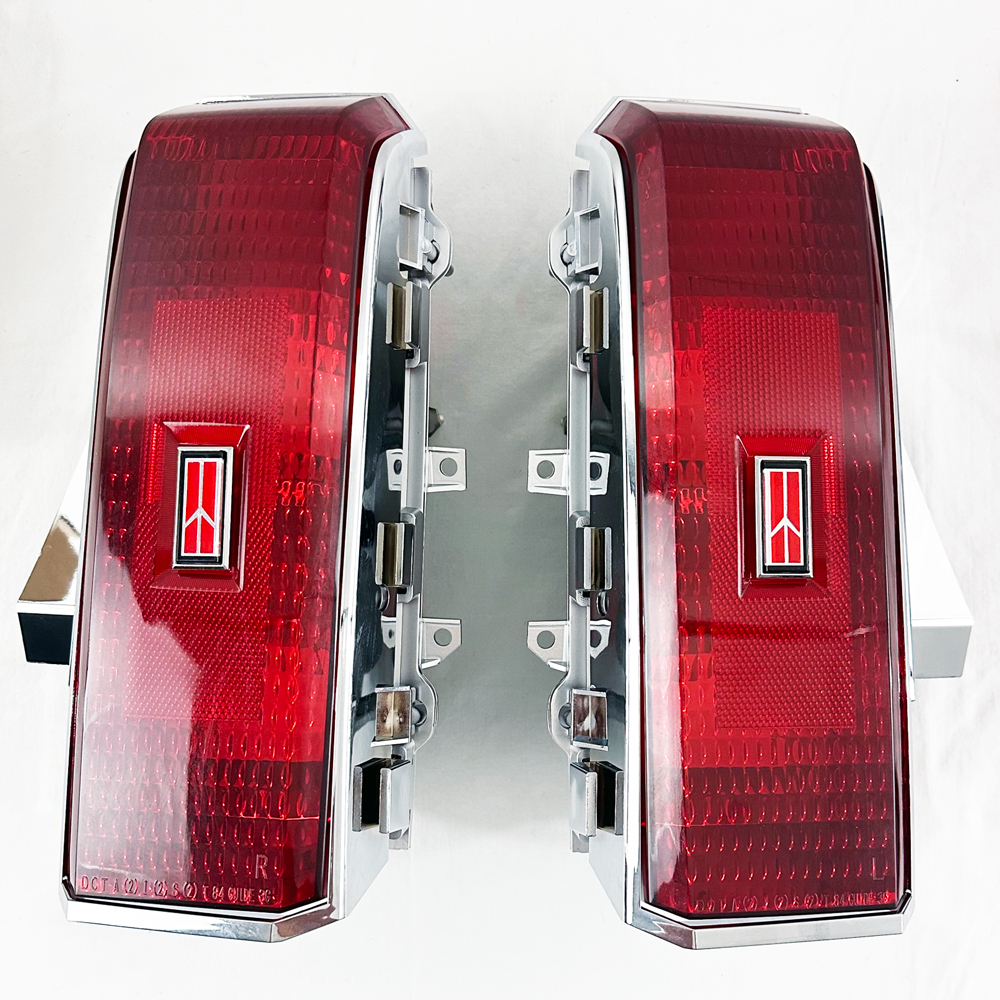 86-88 Oldsmobile Cutlass Tail Light Set